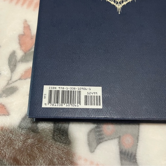 Fantastic Beasts The Original Screenplay - Picture 9 of 12